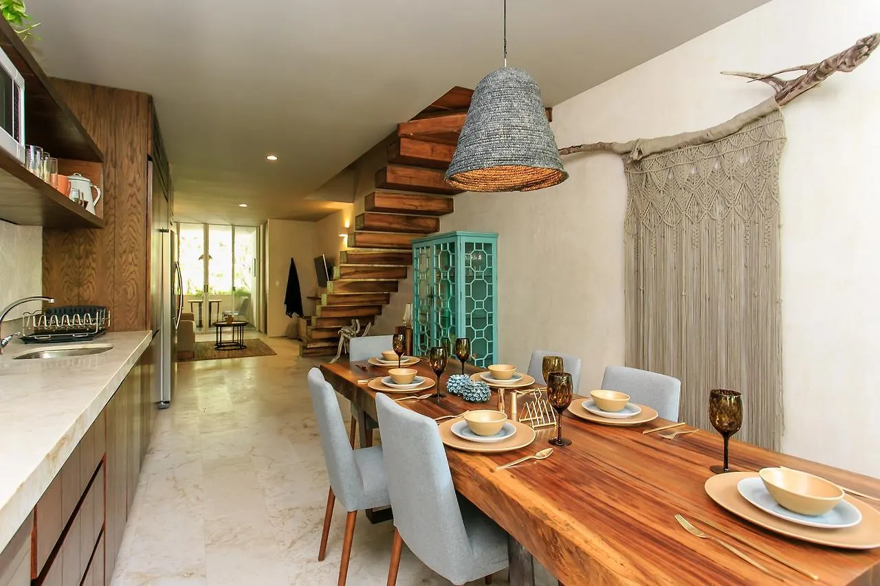 Eco-Chic Design Condos Wrapped In Nature'S Elements By Stella Rentals Τουλούμ