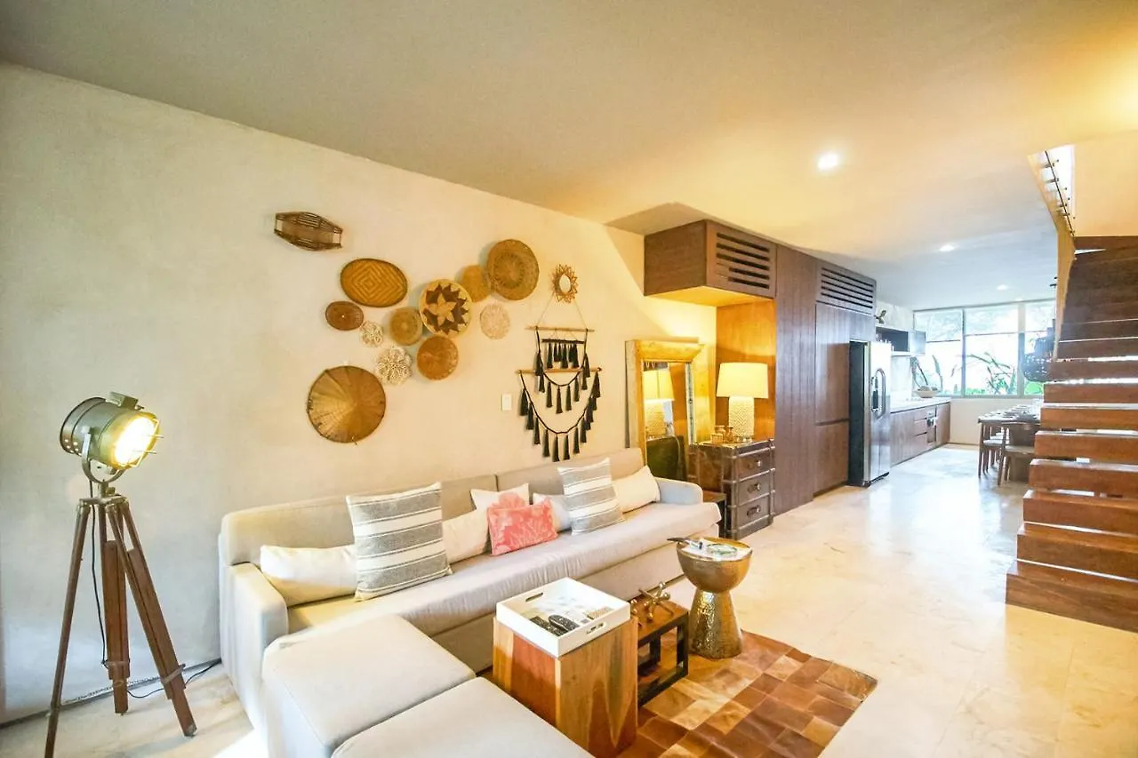 Eco-Chic Design Condos Wrapped In Nature'S Elements By Stella Rentals トゥルム アパート
