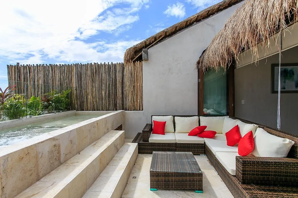 Eco-Chic Design Condos Wrapped In Nature'S Elements By Stella Rentals トゥルム